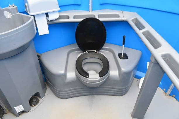 Best Portable restroom trailer rental  in Eldorado, IL